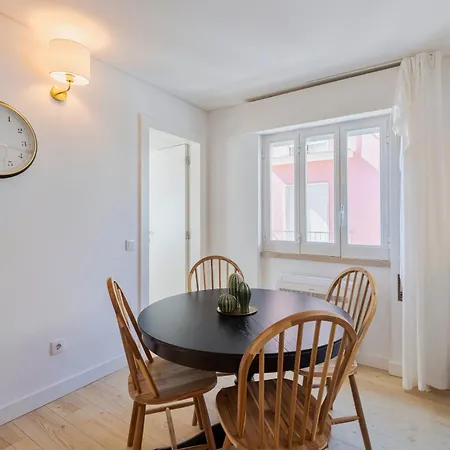 アパート Gs In セトゥーバル